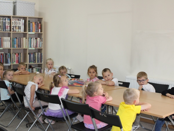 Zajęcia biblioteczne w ramach akcji 'Cała Polska Czyta Dzieciom' - Biblioteka Multimedialna 'Czytnik'