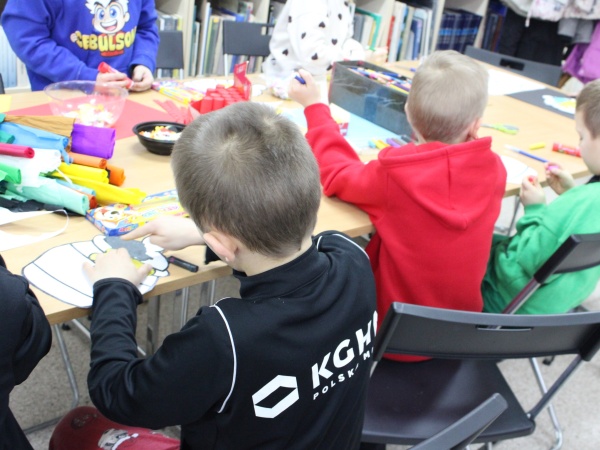 "Miodowe przygody Kubusia Puchatka”- zajęcia czytelnicze  dla szkoły podstawowej na  podstawie książek o Kubusiu Puchatku - 2025.12.30 - Biblioteka Multimedialna "Czytnik"